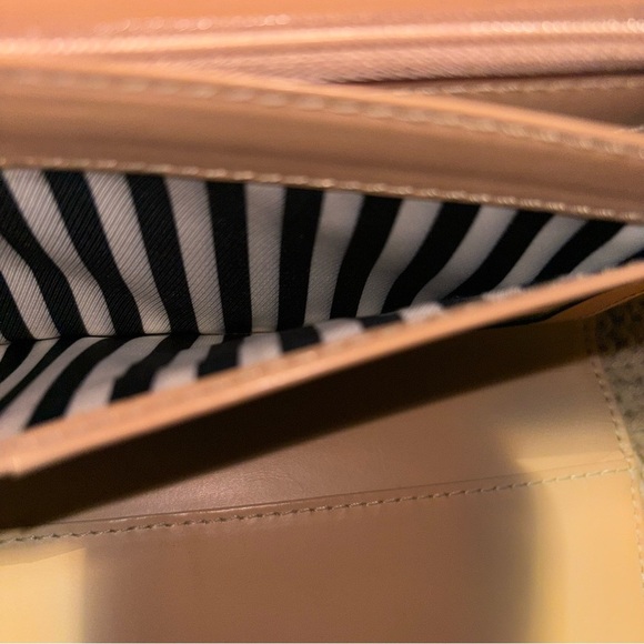 Kate Spade Black Southport Avenue Sandra Leather Wallet - Picture 8 of 15